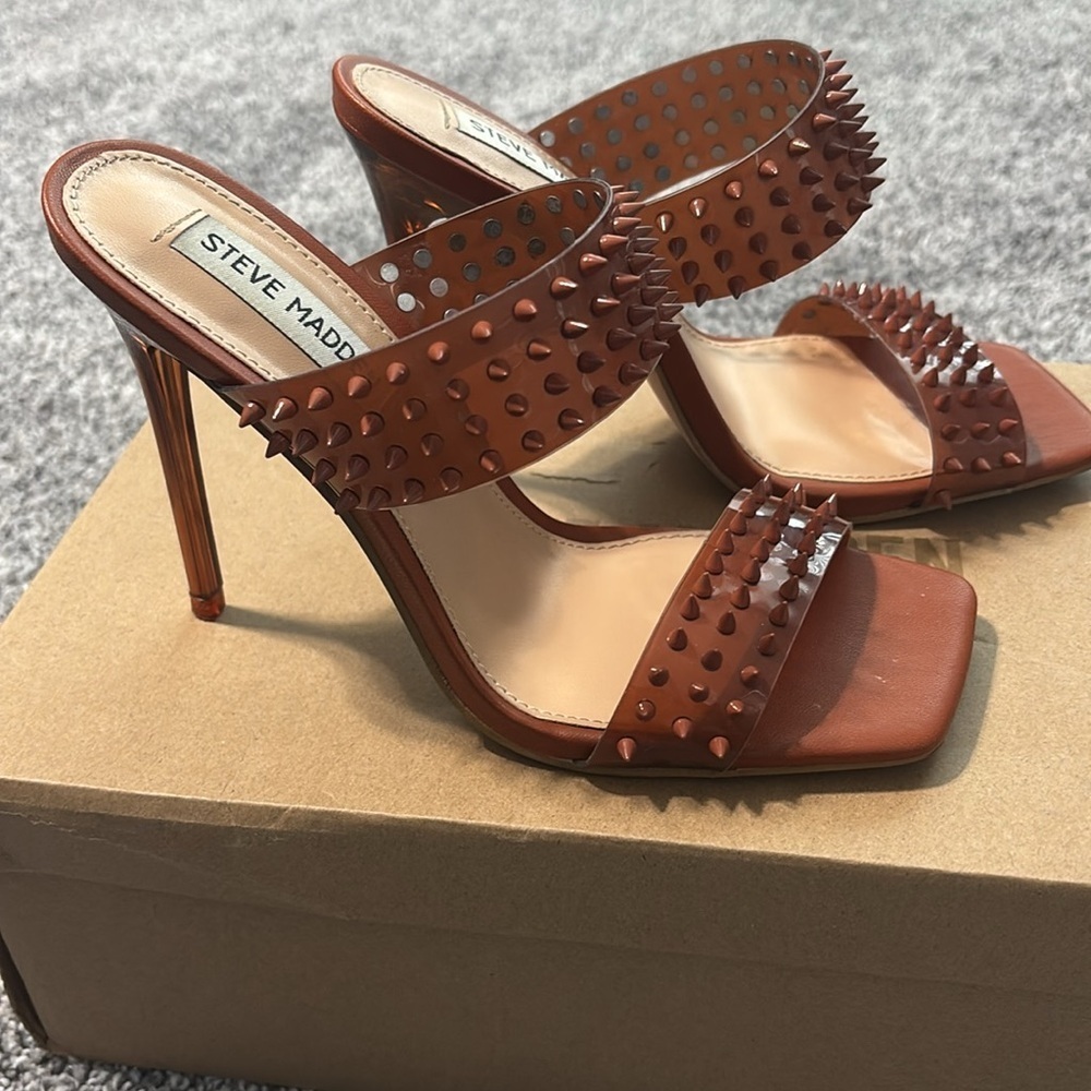 HOST PICK 🌟 GUC Steve Madden Luna Tan Studded Heels Size 6 - Picture 2 of 7